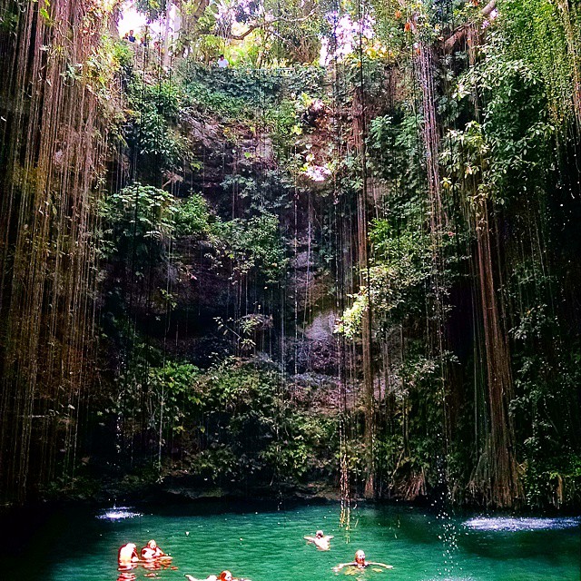 1505-PL-Chichen_Itza-Cenote_Ik_Kil-02/