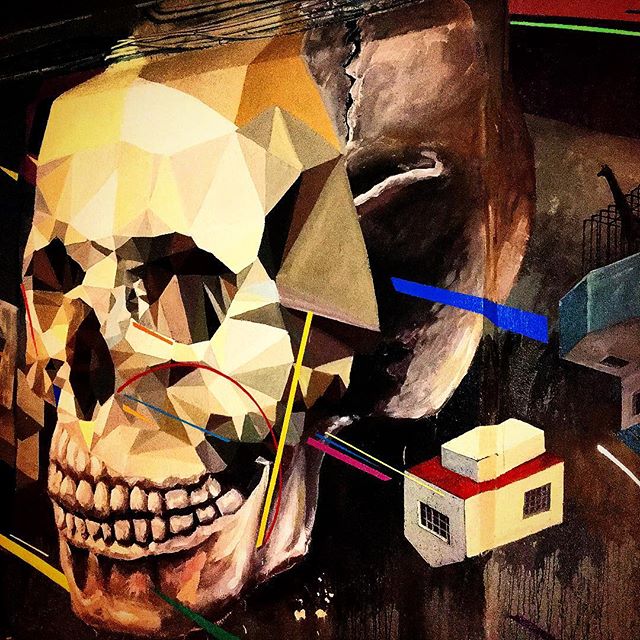 1610-SA-Barcelona-Zoo-Skull_House/