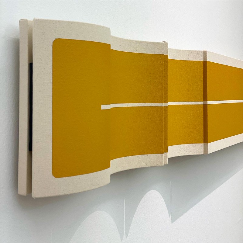 2009-FA-NYC-Hole-Robert_Moreland-Narrow_Yellow-Retangle-01/