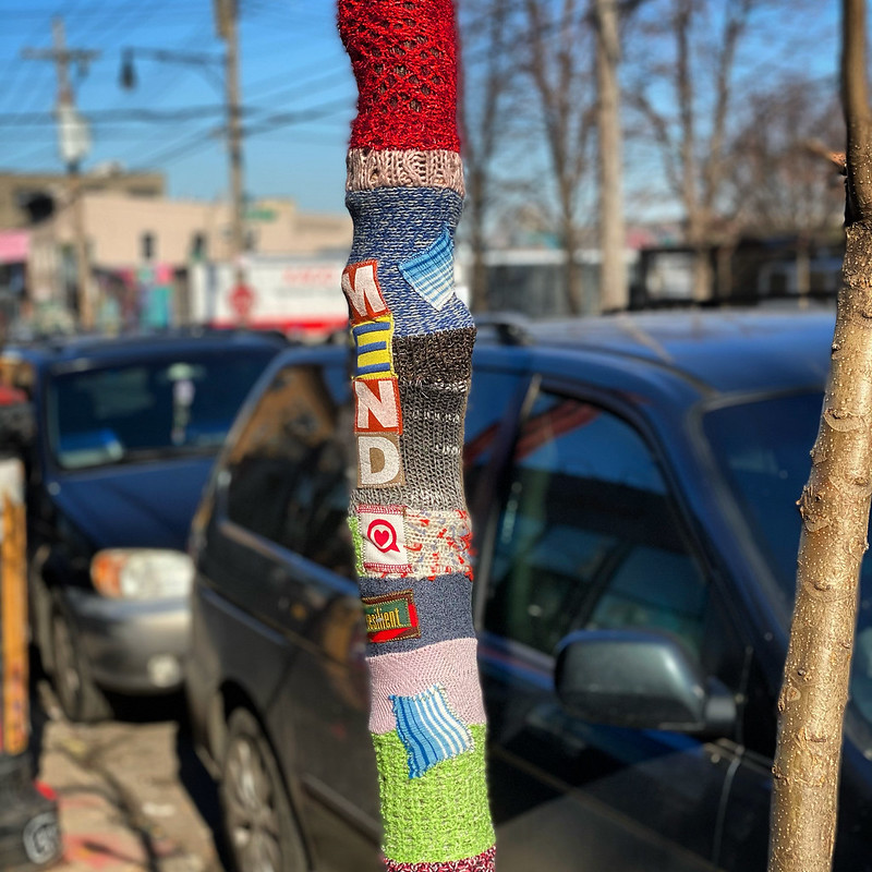 2102-SA-Bushwick-Yarnbomb-Mend